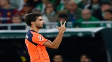 هاتريك توريس يثبت تفوقه مع برشلونة وروني يترك بصمته الأولى في مواجهة تاريخية